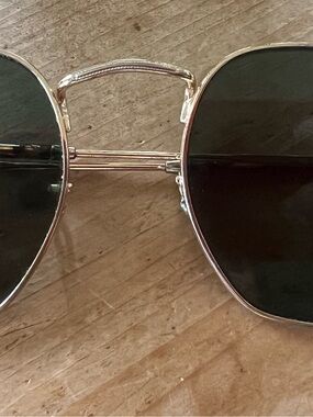 Round Metal Frame Sunglasses in Rose Gold